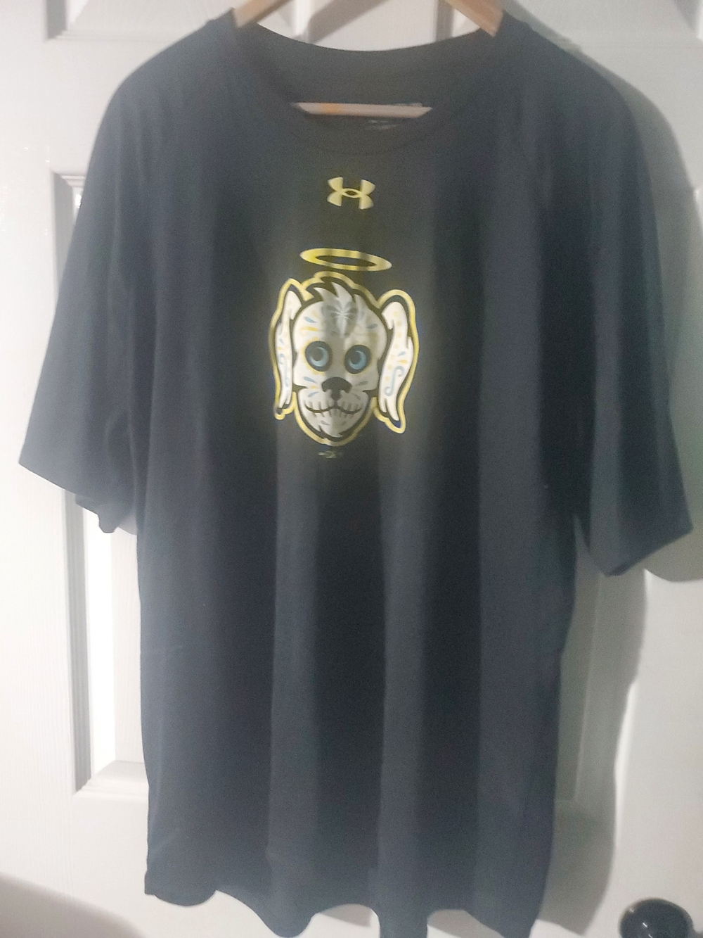 Under Armour Black Short-Sleeve Tee with Yellow Graphic Dog Skull